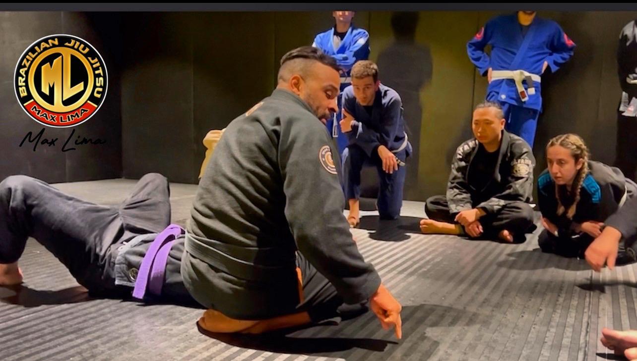 Technique demonstration during a class at BJJ UNION